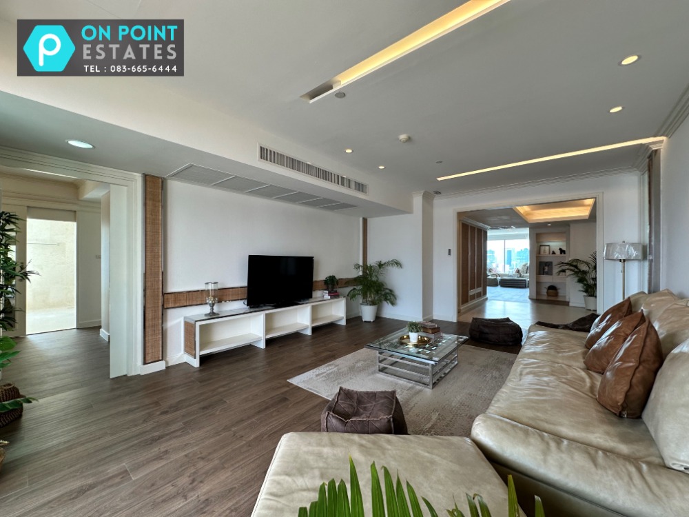 For RentCondoSukhumvit, Asoke, Thonglor : Spacious 4 bedrooms in Sukhumvit 22 for Rent