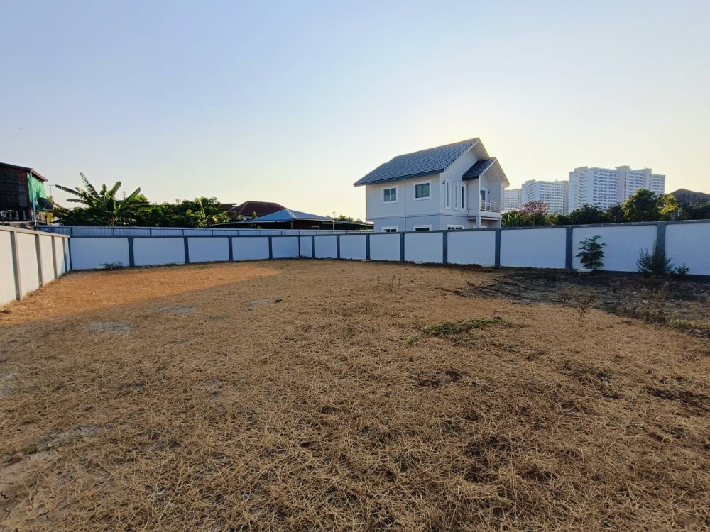 For SaleLandNonthaburi, Bang Yai, Bangbuathong : Land for sale near Sri Saman Expressway, 400 meters, this plot is hard to find. Very beautiful, next to Somdej Park, 200 meters, 130 sq m, 50,000 baht per sq m.