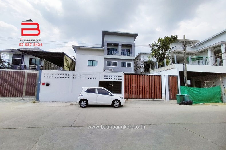 For SaleHousePhutthamonthon, Salaya : Single house, Klieb Bua Nakhon Village, Soi Thewa Phitak. (Sin Phatthana Thani 10), area 87 sq m., Khlong Pathum Road, Thawi Watthana District