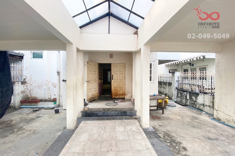 For SaleHouseChaengwatana, Muangthong : 2-story semi-detached house for sale, Rueang Rueang Thani Village, Tiwanon Road, Soi Sukhaprachasan.