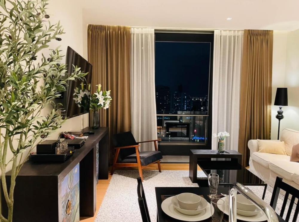 For RentCondoSukhumvit, Asoke, Thonglor : 📢👇Available 1 April 241 bed high floor in luxury project, big balcony with unblocked city view ,  marble sexy bath, service concierge, butler.