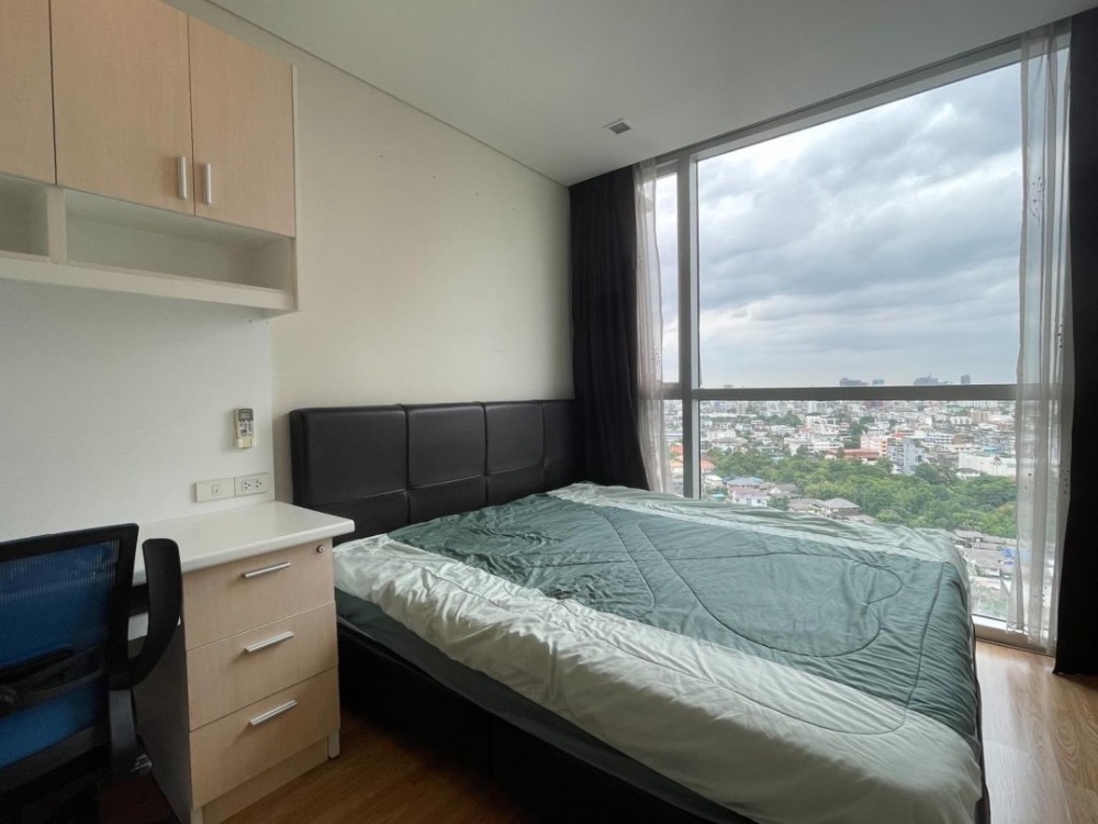 For RentCondoOnnut, Udomsuk : ★ Le Luk Condo ★ 40 sq m., 19 th floor (1 bedroom), ★near Bts Phra Khanong ★near malls and shopping areas ★ Many amenities★ Complete electrical appliances