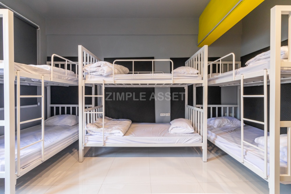 For RentRatchadapisek, Huaikwang, Suttisan : Line @zimple_assetThe coolest hostel in Meng Jai-Huai Khwang area, convenient access in and out through multiple routes. We offer both dormitory and private rooms, available for both short and long stays. !Pets Friendly!