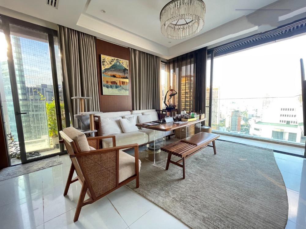 ขายคอนโดสุขุมวิท อโศก ทองหล่อ : LTHC10048 – Vittorio FOR SALE size 350 Sq. m. 3 beds 5 baths Near BTS Phrom Phong Station ONLY 180 MB