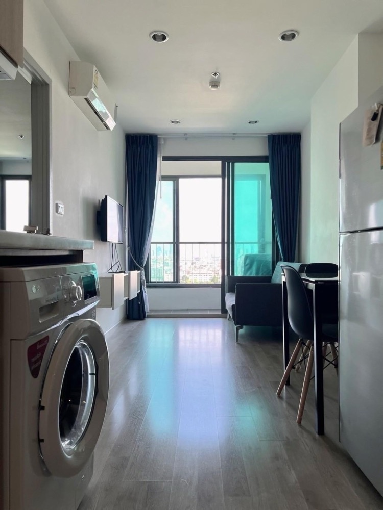 For RentCondoPinklao, Charansanitwong : 🔥There is a washing machine and dryer in the room🔥 📍Mrt Bang Khun Non📍 🚌Shuttle bus Siriraj🚌 🔥For rent, Ideo Mobi Charan Interchange🔥