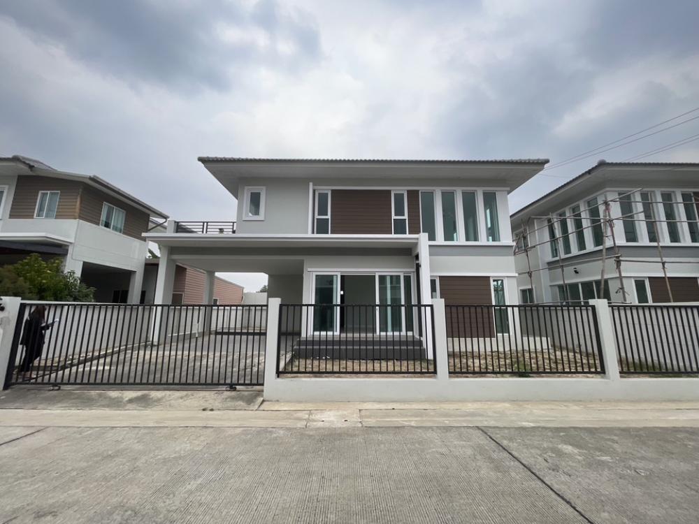 For SaleHouseNonthaburi, Bang Yai, Bangbuathong : sell ! House with land near Kanchanaphisek Road, new house, just completed, 4 bedrooms, 3 bathrooms, usable area 201 sq m, land area 60 sq m.