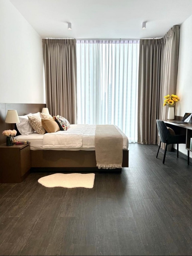 For RentCondoSathorn, Narathiwat : ♦ Prime location ♦ Floor 15+, 68 sqm. | 1 Bedroom | Fully furnished and ready to move in | Condo located near BTS Saint Louis just 1 minute away, King Power Mahanakhon only 2 minutes away.