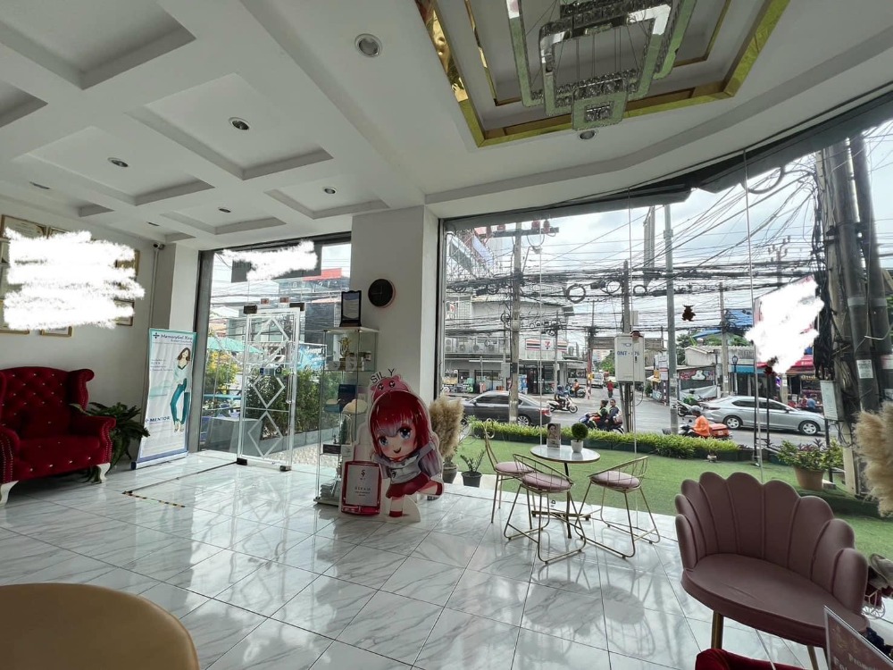 For RentShophouseOnnut, Udomsuk : Commercial building, 2 units | 4 and a half floors + rooftop 30 sq.w. | Corner room next to On Nut Road | Near Iamsombat Market 300 meters, Sri Nut BTS Station 350 meters.