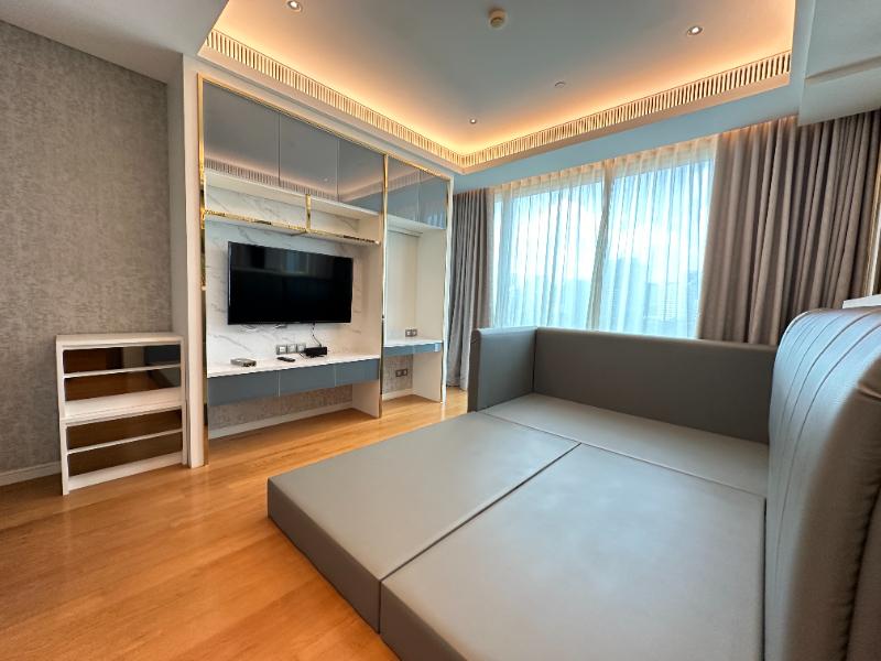 For SaleCondoWitthayu, Chidlom, Langsuan, Ploenchit : Condo For Sale Sindhorn Tonson 2 Bedroom 3 Bathroom 142 sqm