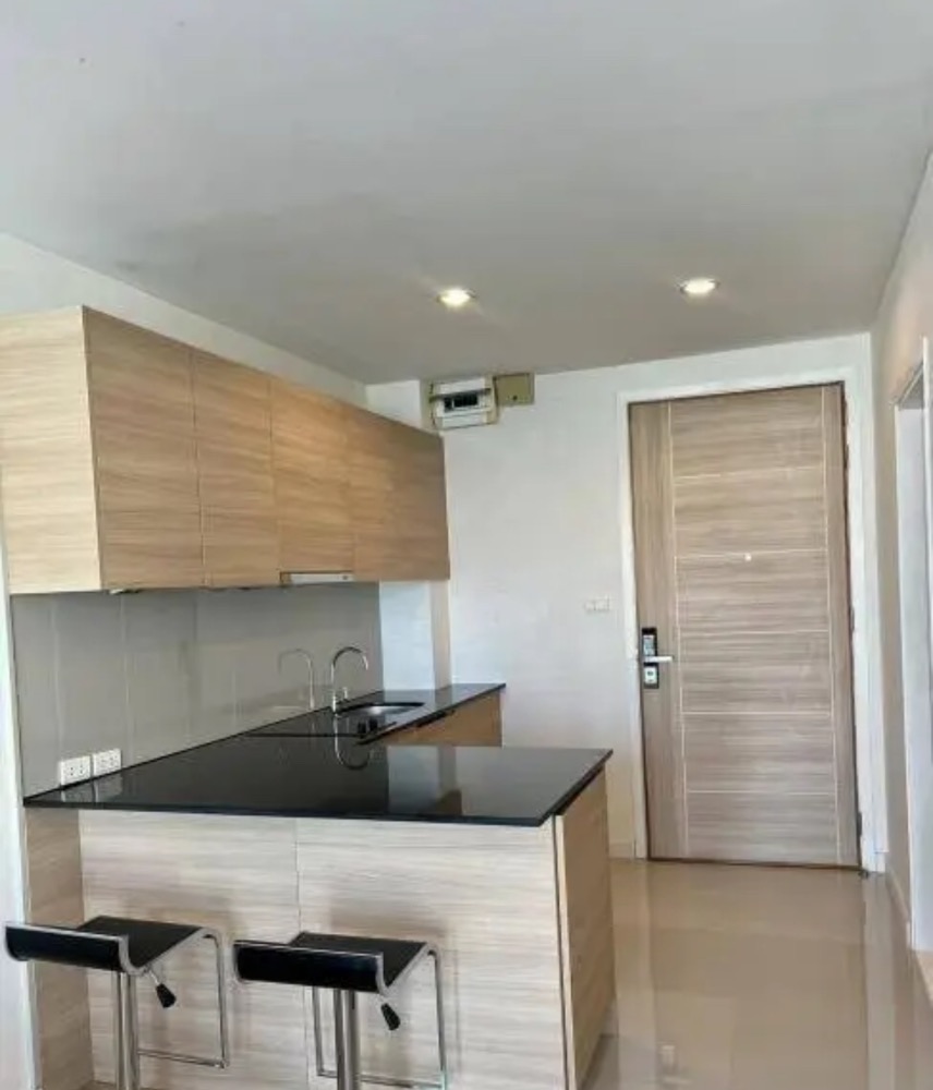 For RentCondoRatchathewi,Phayathai : Maestro 12 2 Bed 2 Bath 68 sq.m. 35,000 B Eng 中 日 Please add LINE ID @806qphgn o8415o5483