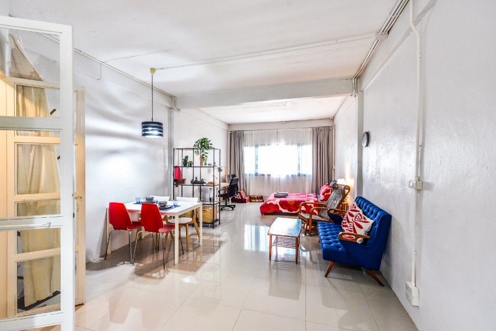 For RentCondoRama3 (Riverside),Satupadit : For Rent a room on the 4th floor, including rooftop, 28000 per month, including internet Nang Linchi 3 , Market Place Nang Linchee