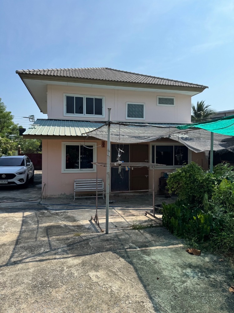 For SaleHouseBang kae, Phetkasem : House for sale with 2 floors of land, Phetkasem Road 91 (Soi Sora Thong), beautiful, cheap, suitable for living. or build a dormitory Interested? Line @841qqlnr