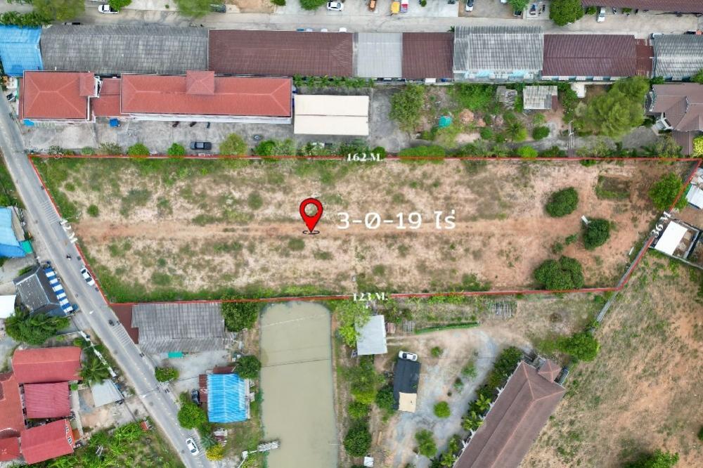 For SaleLandPattaya, Bangsaen, Chonburi : Price adjusted for sale!!! Land near the sea, Pattaya, Thepprasit Soi 7, size 3-0-14.6 rai, filled in, red map