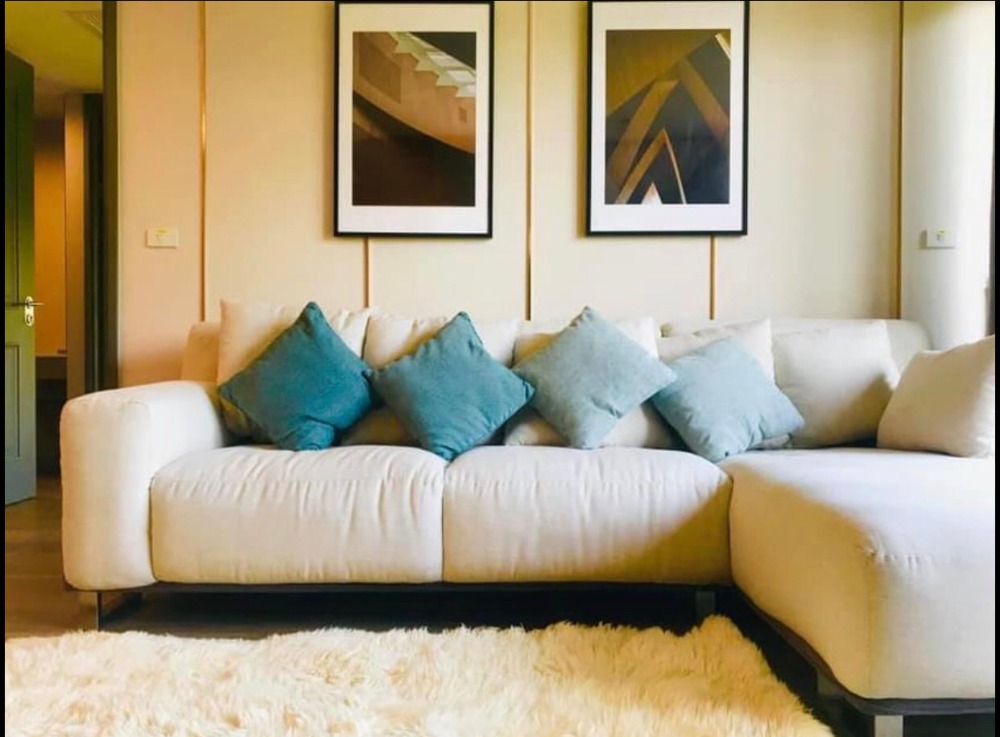 For RentCondoWitthayu, Chidlom, Langsuan, Ploenchit : ++++Urgent rent+++ ** Noble Above Wireless 2 bedrooms, size 95 sq m, fully furnished, ready to move in.