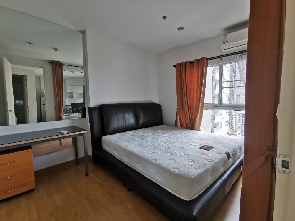 For RentCondoThaphra, Talat Phlu, Wutthakat : Convenience with TV, microwave, washing machine. and the internet! 1 bedroom room, 35 sq m. at The Parkland Grand Taksin.