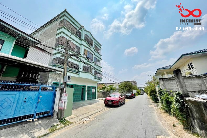 For SaleShophousePinklao, Charansanitwong : For sale: 4-story building, 43 square meters, usable area over 550 square meters, Borommaratchachonnani Road, Soi Chimphli 29.