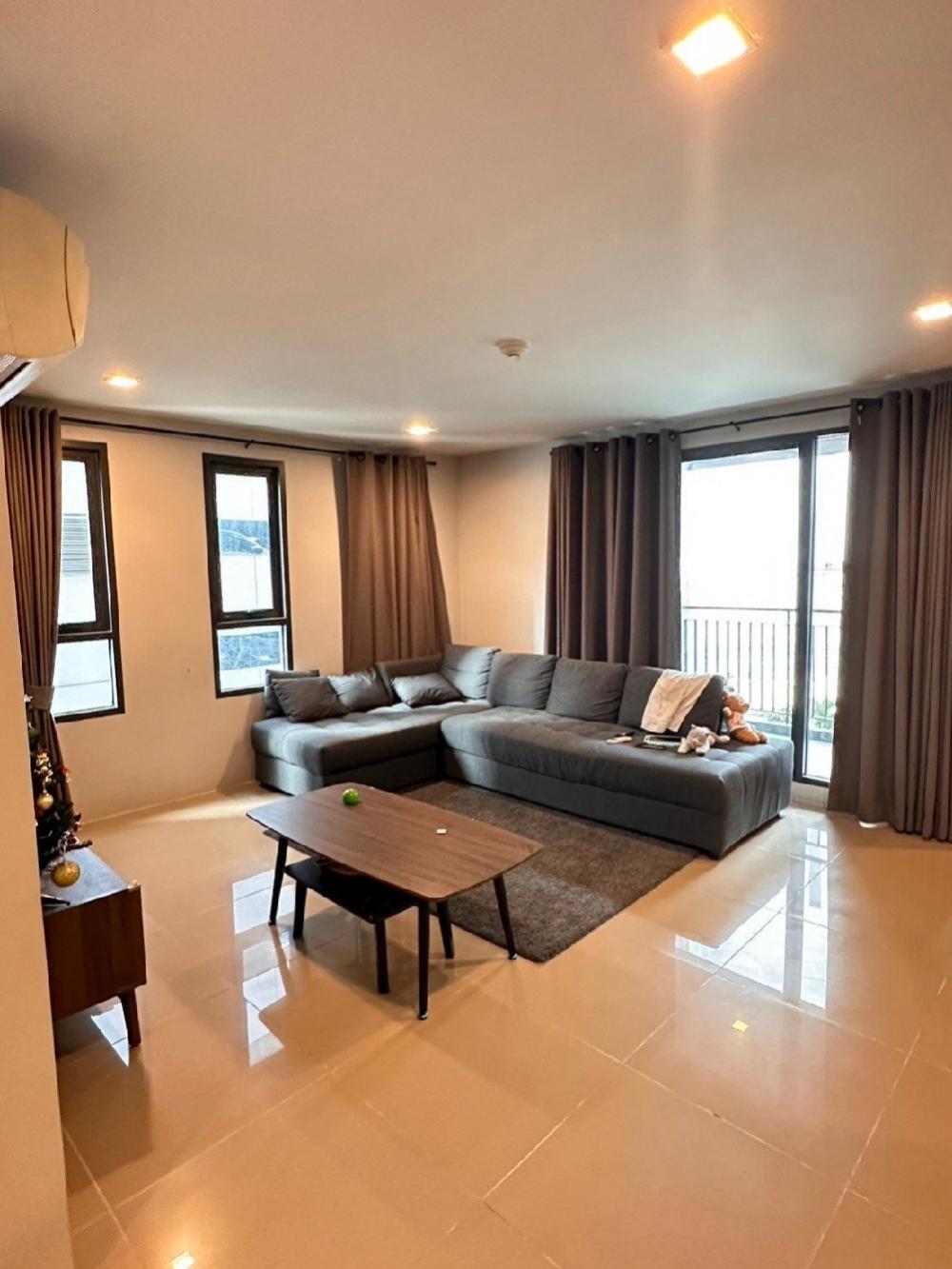 For RentCondoSukhumvit, Asoke, Thonglor : 2 bedrooms, 2 bathrooms, 83 sq m. Condo for rent, Mirage Sukhumvit 27, near BTS Asoke.