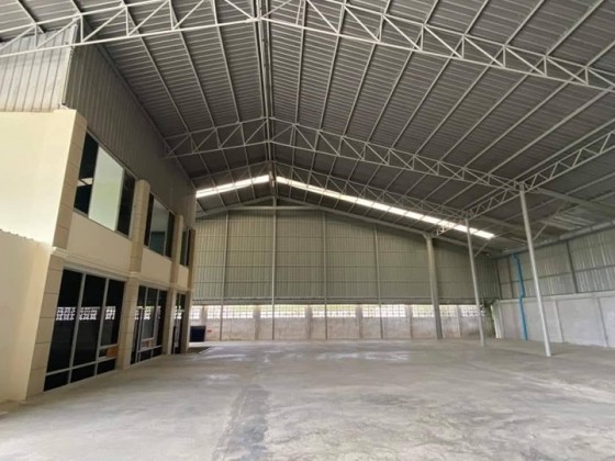 For RentWarehousePathum Thani,Rangsit, Thammasat : Tel. 081-632-0632 Warehouse rental with Khlong Luang Office, Soi Ayara, enter the alley, not 800 square meters deep / near the Thai Trailer Market.