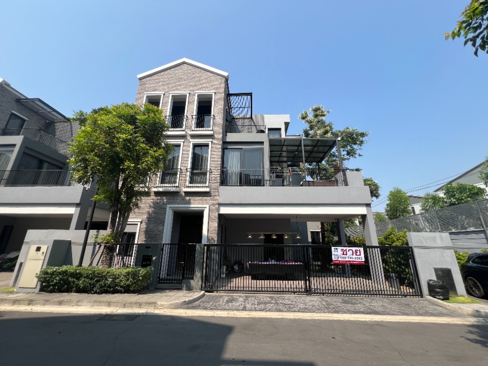 For SaleHouseKaset Nawamin,Ladplakao : Hot Deal!! For sale: 3-story luxury house, Artel Ekkamai-Ramintra, from Ananda, 59.5 sq m., ready to move in, behind the edge.