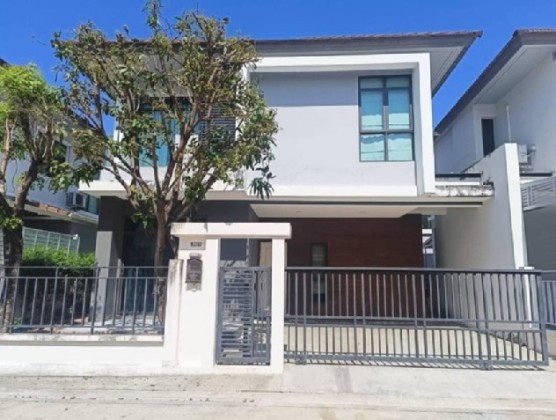 For RentHouseSeri Thai, Ramkhamhaeng Nida : Call 081-632-0632 for rent, single house / twin house, 2 floors, Aura Village, Soi Ramkhamhaeng 94, beautiful house, good condition, fully furnished / 4 air conditioners throughout the house, for living only.