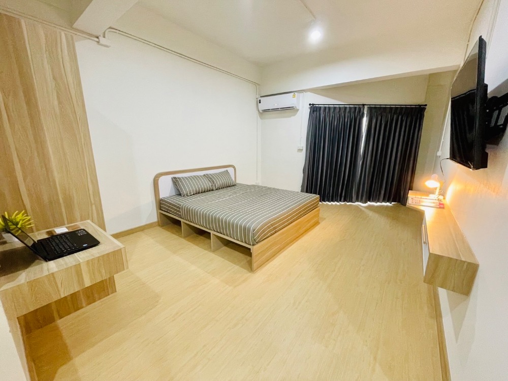 For RentCondoPinklao, Charansanitwong : Condo for monthly rent, newly renovated room, fully furnished and equipped with electrical appliances.