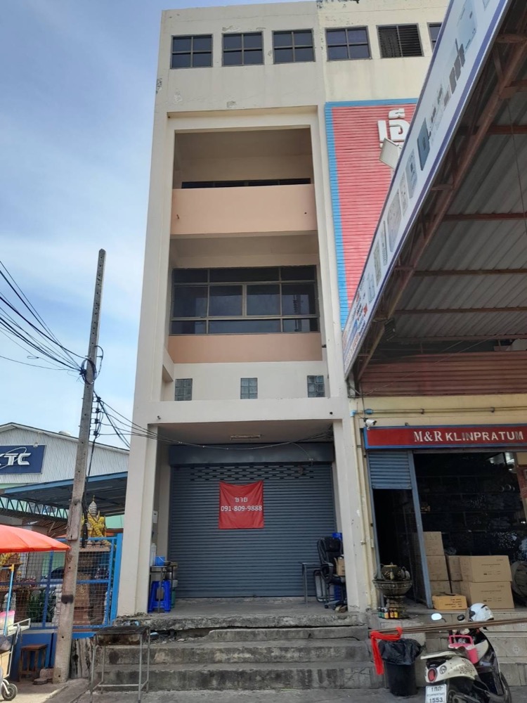 For SaleShophousePathum Thani,Rangsit, Thammasat : 4-story commercial building, next to Lam Luk Ka Khlong 4 Road.