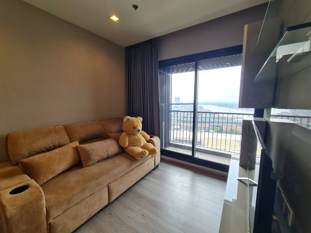 For RentCondoRattanathibet, Sanambinna : 📢Cheap condo for rent, The Politan Rive, river view, 23,000 baht/month🏙️ Interested: Line : @wproper 📞095-694-4642 Good location, easy to walk around.