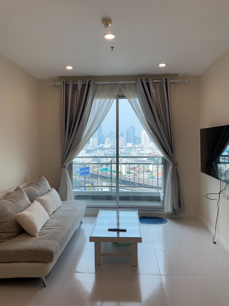 For RentCondoSathorn, Narathiwat : Beautiful room for rent, Supalai Lite Sathorn-Charoenrat, 18th floor, most spacious room. The entire room has just been redecorated.