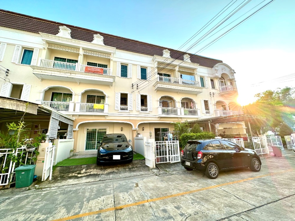 For SaleTownhouseBang kae, Phetkasem : House/Home Office Near Sathon, 5 km, BTS/MRT Bang Wa, For Sale by Owner