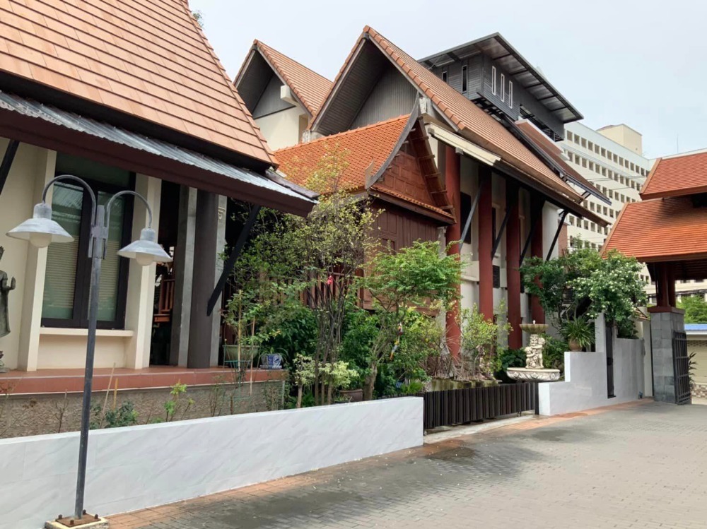 For SaleHouseLadprao, Central Ladprao : ฺBaan Ruen Mani Phaholyothi Soi 24 For Sale