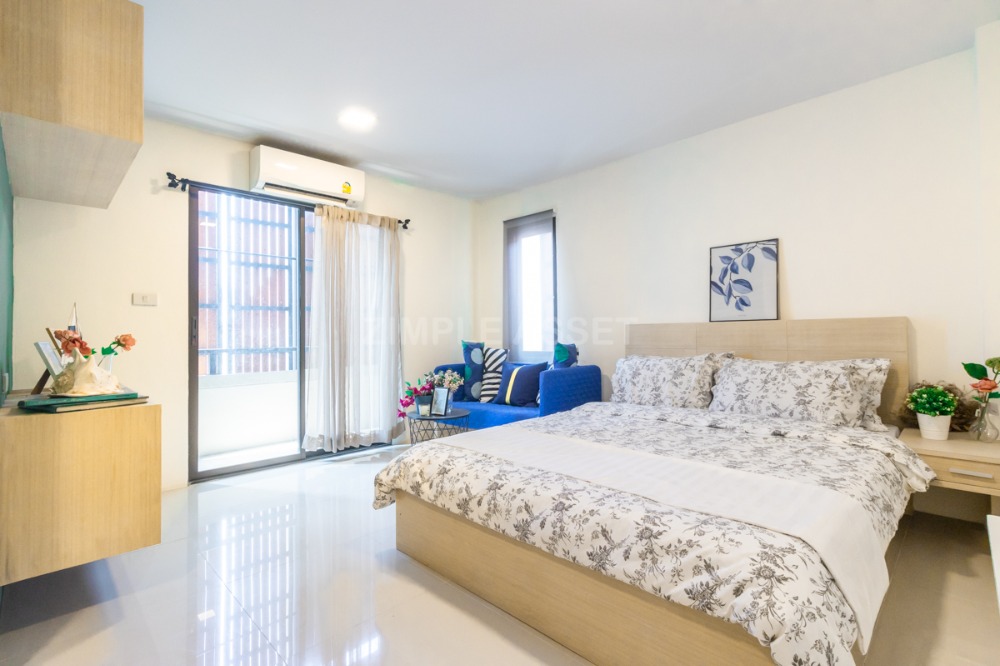 For RentCondoChaengwatana, Muangthong : Line@zimple_asset Apartment style condo in Pak Kret-Chaengwattana area, Just 1 km from BTS Yeak Pak Kret, The room is beautiful and decorated with built-in furniture, ready to stay!