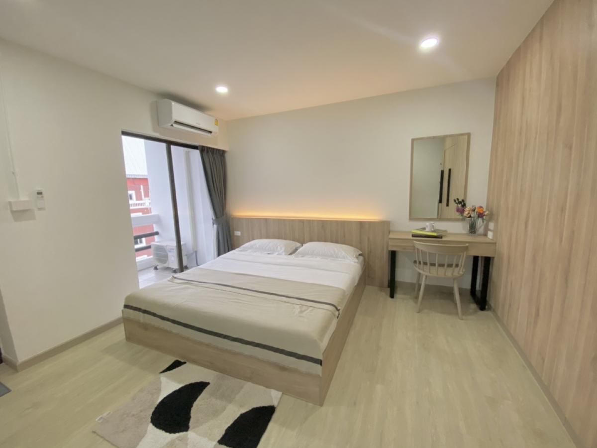 For RentCondoSukhumvit, Asoke, Thonglor : Newly refurbished minimal style one bed room for rent only 600 m. from BTS Thong Lor station. Ready to move in now!