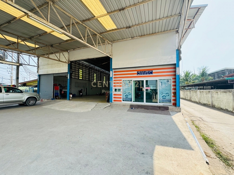 For SaleFactoryMahachai Samut Sakhon : Factory for sale next to the main road in Ban Phaeo. On an area of ​​over 5 rai, width 23 meters./34-OT-67008