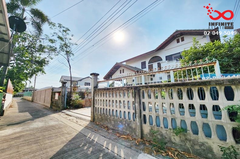 For SaleHouseSamut Prakan,Samrong : 2-story detached house for sale, 61 square wah, Suksawat Road, Soi Wat Khae, Samut Prakan.