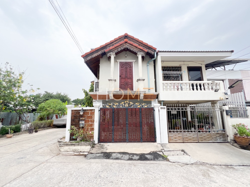 For SaleTownhouseSukhumvit, Asoke, Thonglor : Townhouse Siang Son Niwet Sukhumvit 68 / 3 Bedrooms (FOR SALE), Siang Son Niwet Sukhumvit 68 / Townhouse 3 Bedrooms (FOR SALE) PUY271