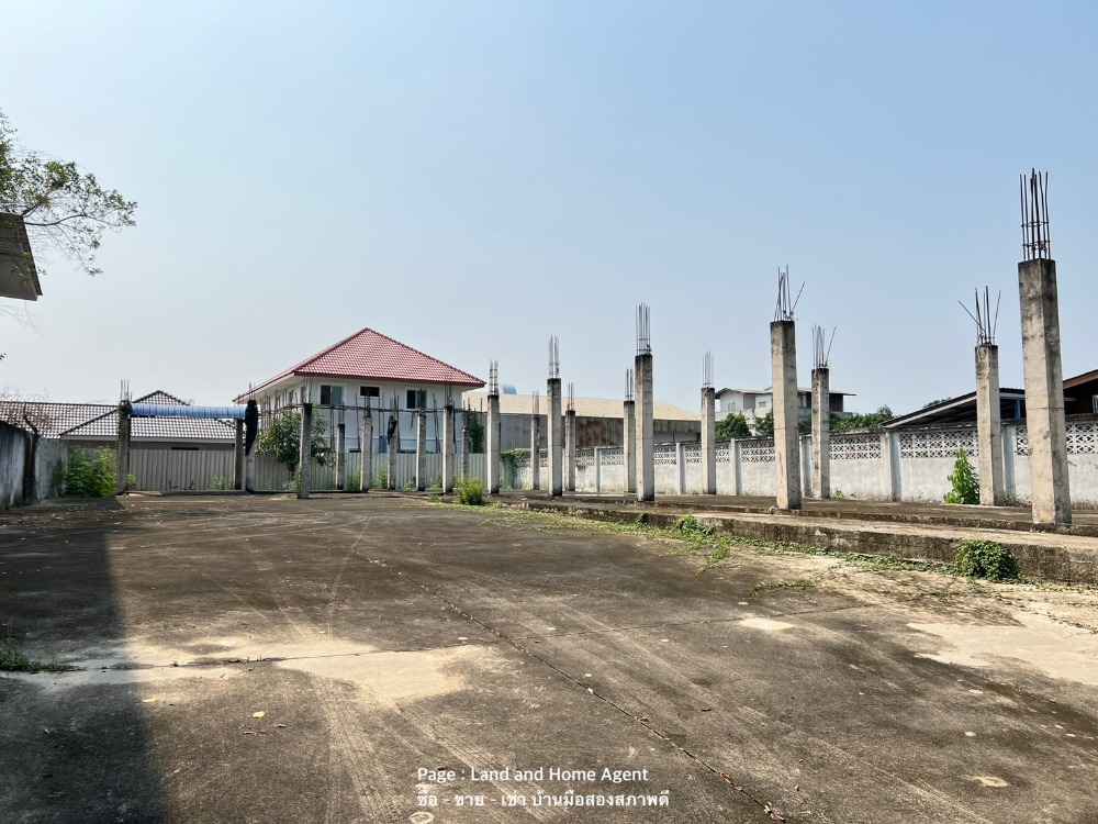 For SaleLandNonthaburi, Bang Yai, Bangbuathong : Vacant land for sale, 199 square wah, width 20 meters, depth 40 meters, filled in and concrete floor poured. Suitable for building a residential house.