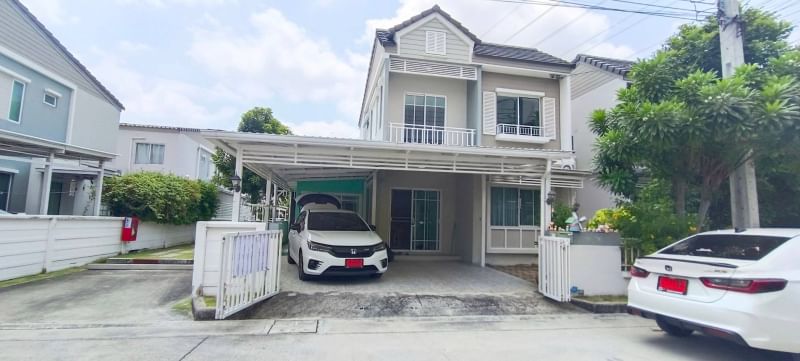 For SaleHouseSamut Prakan,Samrong : Townhome for sale, 2 floors, 35 square wah, The Village Townhome, Bangna - Wongwaen 2 (Soi Mahachai), 4 bedrooms, 2 bathrooms, 1 multi-purpose room, parking for 2 cars, Bang Phli Yai Subdistrict, Bang Phli District, Samut Prakan Province.