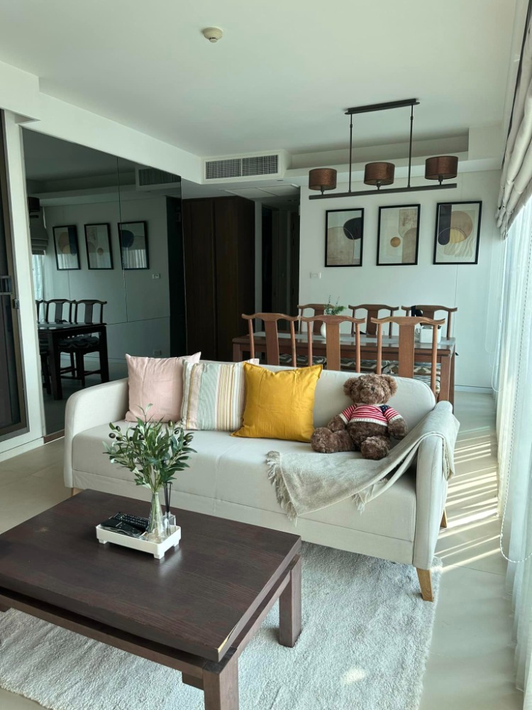 For RentCondoSukhumvit, Asoke, Thonglor : ** Urgent rent ** Penthouse 3 bedrooms, 3 bathrooms, 113 sq m., 7th floor, very beautiful room.