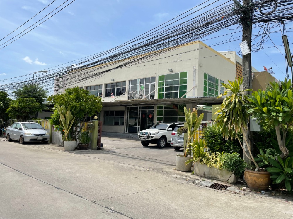 For SaleFactoryPattanakan, Srinakarin : SALE Food factory, bakery, cold room for sale, ready for business, near the BTS. 1 rai 13 sq m, Srinakarin area