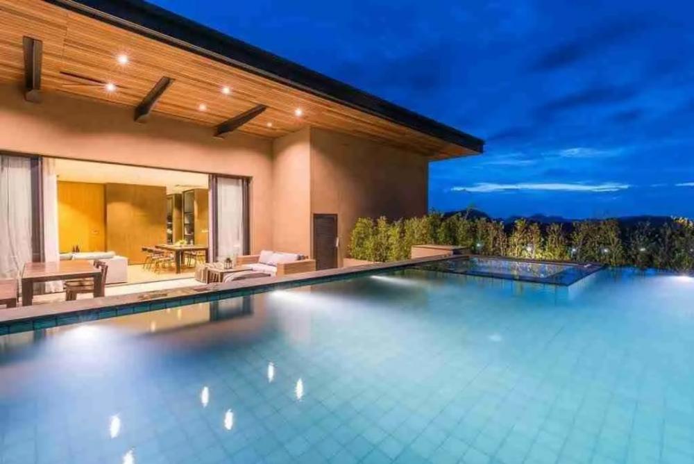 For SaleCondoKorat Nakhon Ratchasima : 📢👇Penthouse at Luxury lake-side condominium , not far from BKK (Khaoyai )natural place, nice weather all through the year. This penthouse is with a private pool and jacuzzi , nice fully furnished and decoration.