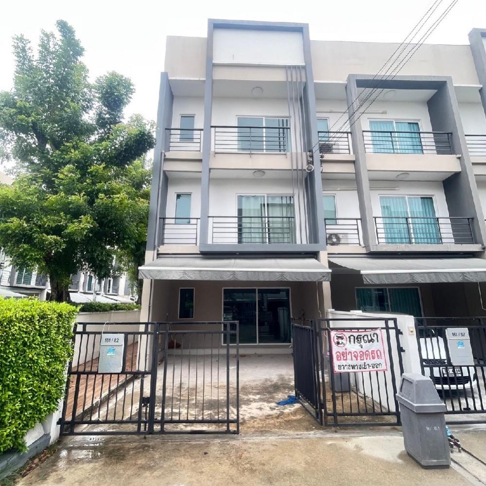 For SaleTownhomeOnnut, Udomsuk : 🔥3-storey townhome for sale Baan Klang Muang, Sukhumvit 77, Soi On Nut 17, corner house.