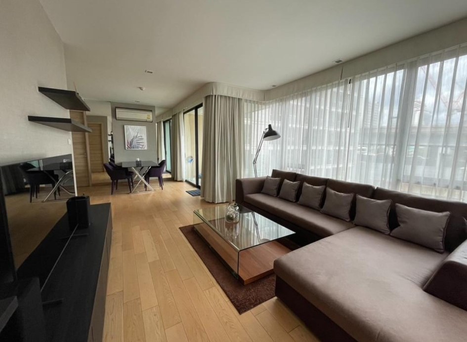 For RentCondoWitthayu, Chidlom, Langsuan, Ploenchit : O2 HIP CONDOMINIUM (โอทูฮิป คอนโดมิเนียม) | Floor 0+ 100.00 sq.m. | 2 bedrooms | Near BTS Phloen Chit Station 200 meters.