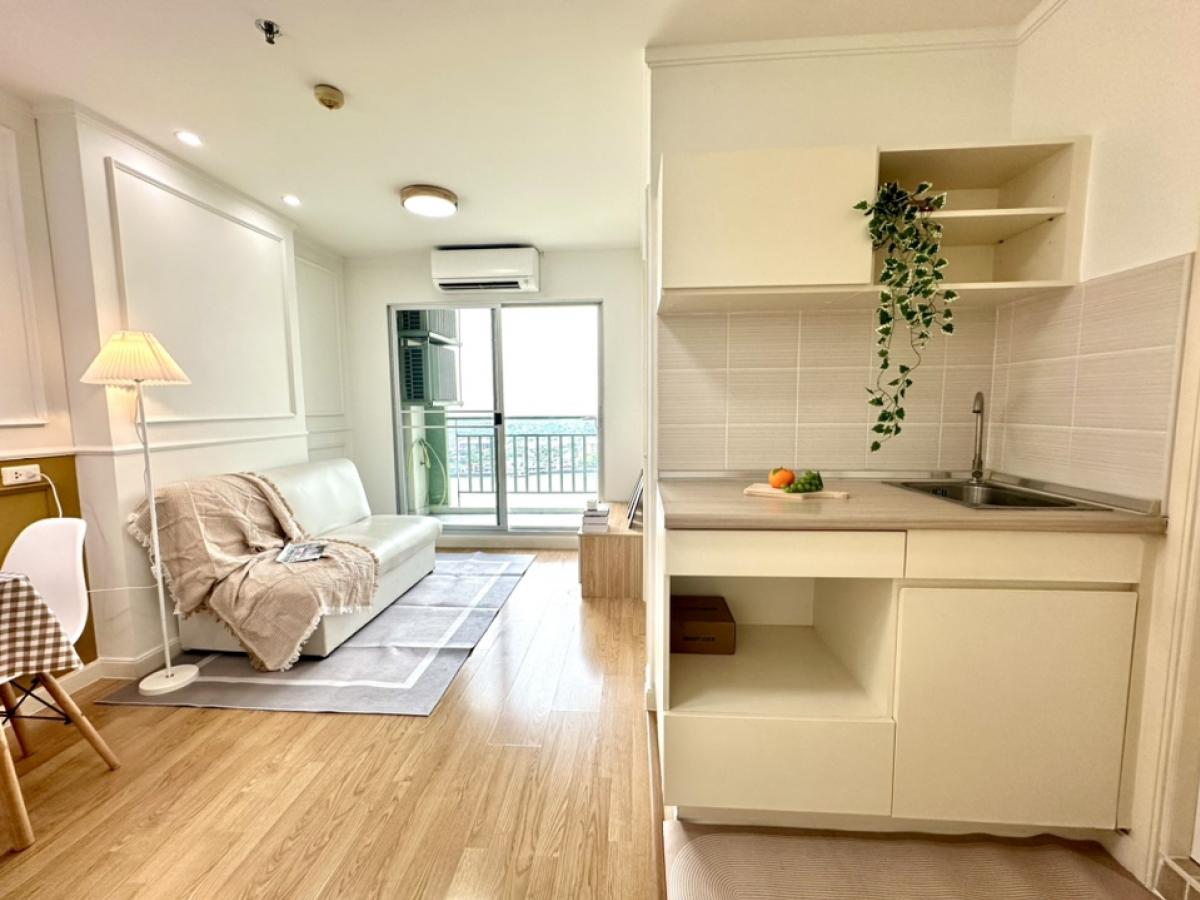 For SaleCondoRattanathibet, Sanambinna : This condo sells the view of the Chao Phraya River, beautiful view, Lumphini Ville Pibulsongkram-Riverviu, 28.19 sqm 1, 1 water 1.79 million. Interested please contact Khun Ang Ang 088-6295479.