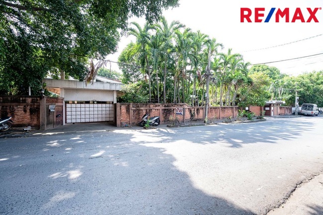 For SaleHouseRamkhamhaeng, Hua Mak : Single house for sale, Soi Ramkhamhaeng 21 - Nawasri - connecting Pradit Manutham Road, Sriwara Town in Town Road, Lat Phrao Road, land 433 sq m.