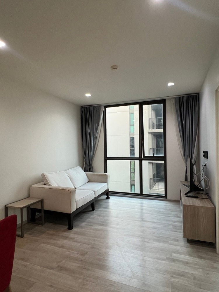 For RentCondoNawamin, Ramindra : For rent: Condo Chambers Cher Ratchada-Ramintra, size 44 sq m, 5th floor (one bed plus), corner room, swimming pool view.