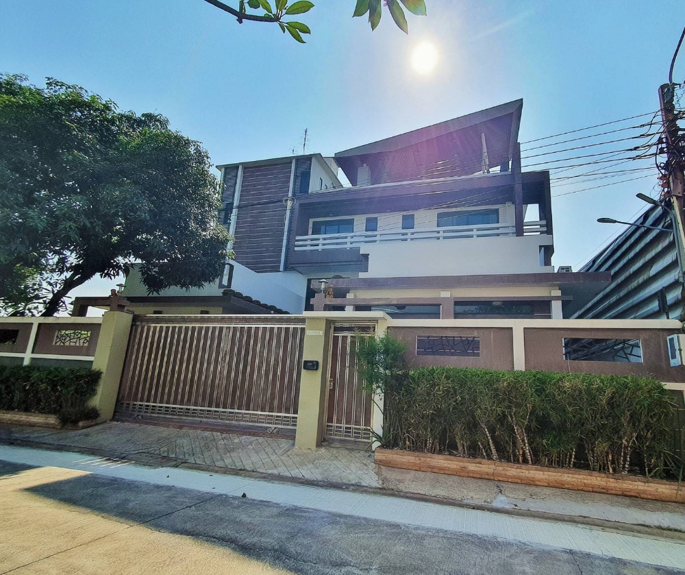 For SaleFactoryRama 2, Bang Khun Thian : Urgent Sale! Luxurious House Fully Furnished, with Office and Large Warehouse and 21 separate staff accommodation rooms on Rama 2 Road, just 700 meters from Kanjanapisek Road.