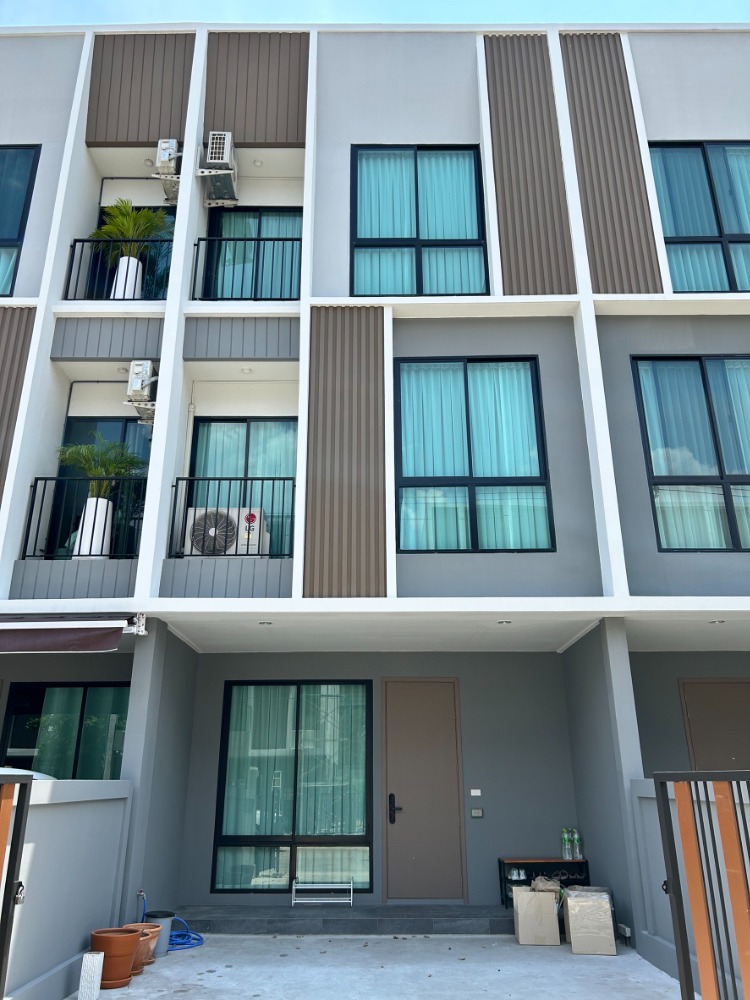 For SaleTownhouseVipawadee, Don Mueang, Lak Si : Townhome for sale, New Noble Connext Don Mueang.