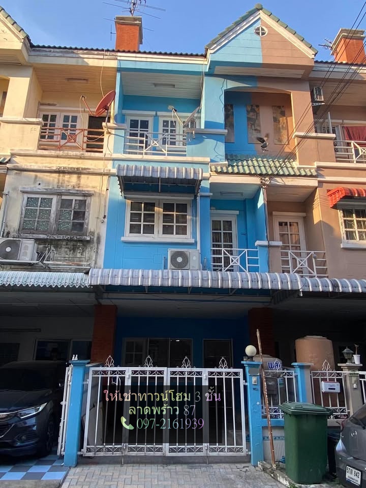 For RentTownhouseChokchai 4, Ladprao 71, Ladprao 48, : 2-story townhouse for rent, Lat Phrao, near yellow BTS Lat Phrao 71 station, ready to move in 📲0972161939