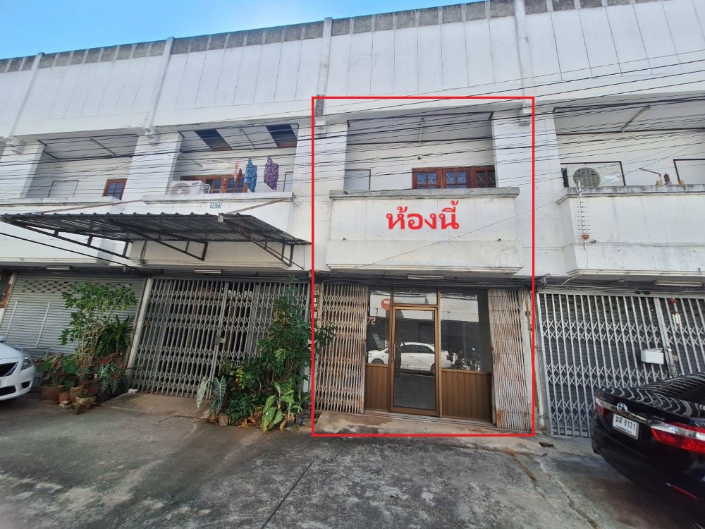 For RentShophouseLampang : 2-story commercial building for sale, Mueang District, Lampang, convenient travel.