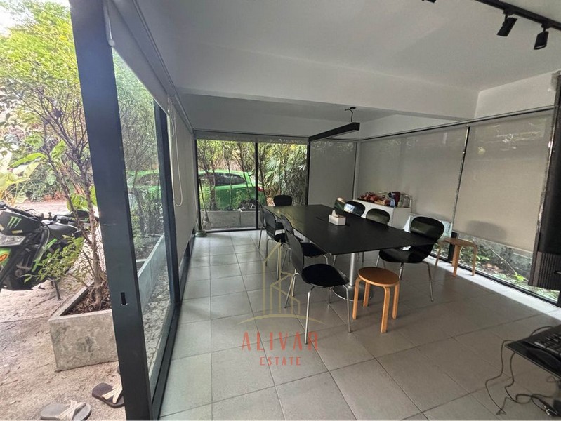 For RentHouseSukhumvit, Asoke, Thonglor : RH040224 For rent, 2-story detached house, spacious area, Ekkamai area, suitable for an office